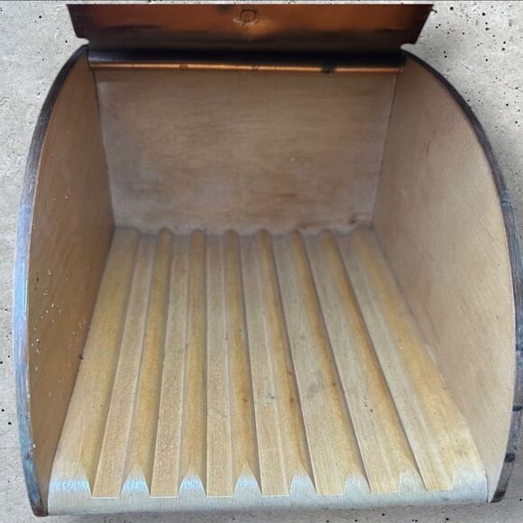 Vintage copper/wood ash & coal scuttle. Copper lid has large hammered imprints. - Picture 5 of 8